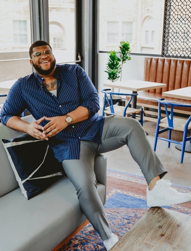 How's Fenty First Plus-Size Male Model Handling His New Fame? 5 2773641