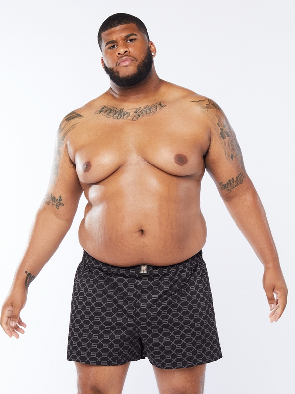 How's Fenty First Plus-Size Male Model Handling His New Fame? 4 3953377
